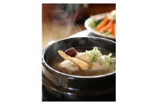 料理研究家 趙善玉（ﾁｮｳ ｿﾝｵｸ）が真心を込めて作る「善玉　参鶏湯（サムゲタン）」