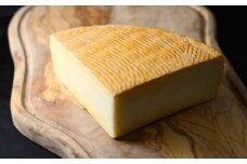 CHEESE STAND【数量限定！】東京セミハードチーズホール1/4サイズ