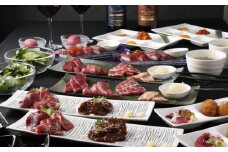 【馬肉とワイン 気まぐれバル 恵比寿 Whim】《120分飲み放題》【お食事はセパレート】極コース＜2名様分＞（ぐるなびセレクション）