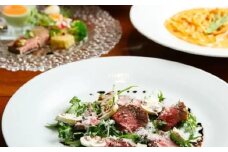 【リストランテ デッラ コリーナ】【ペアディナーお食事券】アワビ、伊勢海老、牛ヒレ肉などの豪華食材を使った贅沢なディナーコース＜2名様分＞（ぐるなびセレクション）