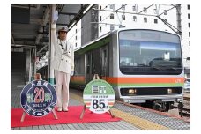 【ふるさと納税限定】駅長制服で八高線出発式＆八高線の車両を独り占め！世界で1枚だけの記念写真撮影！