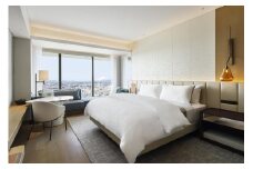 ウェスティンホテル横浜　デラックスルーム1泊2名様 最上階23F アイアン・ベイディナー＋ご朝食付き宿泊券