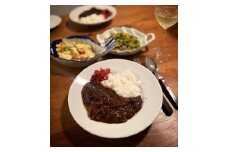 横濱上田屋謹製　肉屋のこだわり牛スジカレー8個（調理済み）