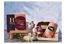和牛コンビーフ、和牛ビーフジャーキー(短冊カット)、かわさき香辛子ケーゼの３点セット