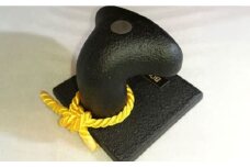 港のシンボル【YOKOSUKA】の刻印入り ミニボラード【横須賀商工会議所 おもてなしギフト事務局（株式会社イガエンジニアリングマテリアル）】 [AKDY003]