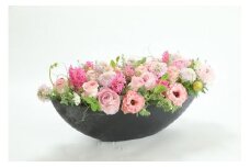 季節のアレンジメント　Ｍサイズ【季節のアレンジメント フラワーライフ 世界らん展 フラワードリームジャパンカップ フラワーアレンジメント 約幅30～70cm奥行き25～30cm高さ25～46cm 神奈川県 小田原市 】