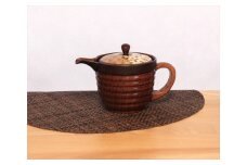 【箱根寄木細工　ティーポット】軽くて割れにくく保温性が高い木製ティーポットを、寄木細工で彩りました。【 キッチン用品 食器 雑貨 日用品 木製食器　職人メイド 工芸品 職人の手作り おしゃれ食器 神奈川県 小田原市 】