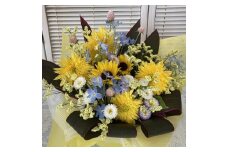 季節の生花アレンジ　Mサイズ 【 フラワー アレンジメント お花 ギフト プレゼント 贈り物 誕生日 お祝い 神奈川県 小田原市 】