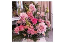 季節の生花アレンジ　Lサイズ 【 フラワー アレンジメント お花 ギフト プレゼント 贈り物 誕生日 お祝い 神奈川県 小田原市 】