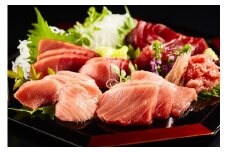 料亭の味をご自宅で、マグロの目利き名人宮川輝雄が送る 逸品のマグロ 中トロ＆大トロ＆背トロ　M071-004