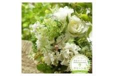 季節のブーケ（花束・生花：白×グリーン系）　事前やりとりしてのオーダーメイド。旬のお花と季節のグリーン、実物や枝物等を合わせてご用意いたします。【 花束 ブーケ 神奈川県 大磯町 】