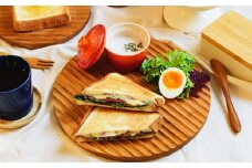  トーストを美味しく食べる木のパン皿（波乗りパン皿）サイズ270《直径270×厚み18（mm）》天然木 山桜 亜麻仁油 食器用洗剤OK 加茂市 朝倉家具