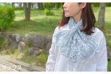 コード刺繍 シルク100％ 雪椿柄ショートマフラー サックス 新潟県 五泉市 有限会社田中刺繍