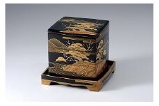 輪島塗　三段重（蓬莱蒔絵、平台付）