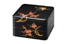 輪島塗　二段重（紅白梅蒔絵、溜）