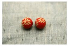 赤の漆絵（コスモス）（ピアス or イヤリング）