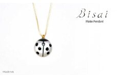 ペンダント Nanahoshi 白 てんとう虫 白蝶貝 蒔絵 漆 ハンドメイド アクセサリー ギフト 伝統工芸 工芸品 国産 日本製 復興 震災 コロナ 能登半島地震復興支援 北陸新幹線 F6P-0832 クラウドファンディング 実施中 GCF