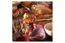 ＜休前日を除く平日限定＞ずらりと囲炉裏を囲む山の幸＜デラックス炭火膳付き＞ペア宿泊券【1040248】