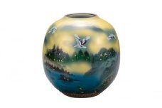 [№5784-1130]九谷焼　8号花瓶　金箔鶴山水 a05