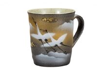 [№5784-1034]九谷焼　 マグカップ　金箔群鶴　山田登陽志作　a04