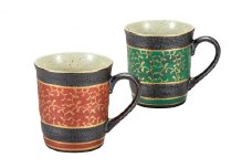 [№5784-1036]九谷焼　 ペアマグカップ　金唐草　a04