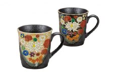 [№5784-1041]九谷焼　 ペアマグカップ　花詰　a04