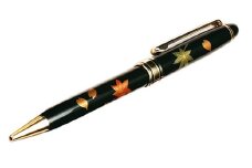蒔絵が高級感光る『越前漆器 手書き蒔絵ボールペン』 春秋 [C-00812b]