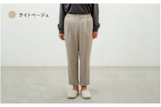 テーパードクロップドパンツ ライトベージュ M /シニアファッション レディースパンツ 大人コーデ 楽ちん 吸汗速乾 カラーパンツ 福井県鯖江市 [D-12302]