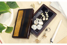【武生唐木指物の職人がつくる】指物、うるしにこだわった紫檀黒柿小箱(宝箱)