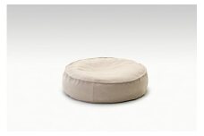「床に暮らす」コンセプトのフロアクッション～老舗ソファメーカーがつくるくつろぎ座布団～