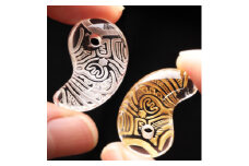 ＜Do＿goods＞縄文土器の文様を水晶に刻む“勾玉” のアミュレットセット　659-983_goods＞縄文土器の文様を水晶に刻む“勾玉” のアミュレットセット　659-983【1565333】