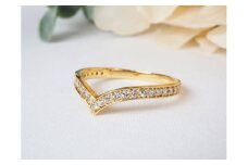 【サイズ：12.5号】＜ 甲府ジュエリー ＞0.30ct　Vラインダイヤモンドリング9551　YG 