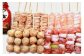 画像は、”焼き鳥のやまもと”の販売車で焼いている様子です。