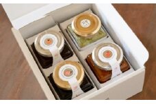 『無農薬・甲州百匁の柿蜜・柿の葉茶』ギフトパッケージ　F-901