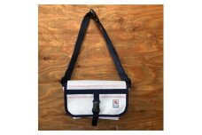 11-56BK　【SUWAプレミアム】FIRE HOSE PRODUCTS　ボディバッグ　ホワイト（M）（パイピングカラー：黒）／信州諏訪ガラスの里