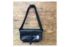 【SUWAプレミアム】FIRE HOSE PRODUCTS　ボディバッグ　ブラック（M）（パイピングカラー：茶）／バッグ ななめ ショルダー ブラック レディース メンズ 信州 諏訪【11-57BR】