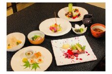 日本料理「音羽」会席料理 ペアお食事券 [№5915-0478]
