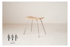 ベーシックなウッドスツール　『mina no mori Stool B(SUSFrame)　＜ミナノモリ スツールB（ステンレスフレーム）＞』　信州南相木村産のカラマツを使用したベーシックなスツール。様々な用途で永くご利用頂きたいベーシックなウッドスツールです。
【スツール、チェア、椅子（いす）】