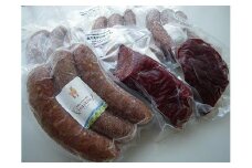 たっぷり「鹿肉ソーセージ」と「鹿の生ハム」のセット