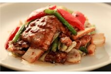 ＼絶妙なコクが決め手／やわらかキャベツの回鍋肉 中華料理 惣菜 岐阜市 / ロータスダイニング [ANGL003]