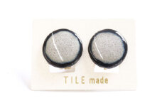 【美濃焼】 白むら タイル イヤリング 直径20mm 瑞浪市 / TILEmade タイル アクセサリー ハンドメイド [AZCD063]