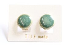 【美濃焼】 緑むら タイル イヤリング 直径15mm 瑞浪市 / TILEmade タイル アクセサリー ハンドメイド [AZCD074]