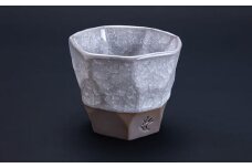 【美濃焼】 つばめ工房 黒土 ロックカップ 氷裂貫入釉 白 瑞浪市 / 大恵 陶磁器 酒器 ギフト [AZBG013]