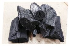 【レビューキャンペーン対象商品】炭焼き 窯 でつくる昔ながらの 国産 木炭 （2.0kg） | 炭 燃料 長持ち 着火剤 付き バーベキュー BBQ キャンプ M09S72