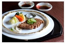 八ツ三館でちょっと優雅なランチタイム　飛騨牛ステーキランチ招待券