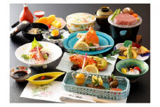 季節を味わう会席「ふるさと華コース」2名様食事券 [№5644-1221]