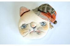 縮緬古布で手作りされた ねこのブローチ (341)