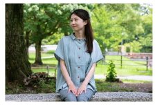 遠州織物ネップミックスダンガリーフレンチスリーブシャツ赤ボタン【カラー：Blue grey  White】
