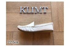 靴　KLIMTクリムトの　ふわふわ楽チン　モカシンシューズ　ホワイト22.5cm