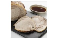 肉のプロが作った秘伝の味　手作り国産豚大判やわらかロース焼豚　400g×2本【1637257】